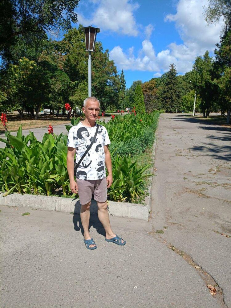  54743243  Ivan, 42 ,    