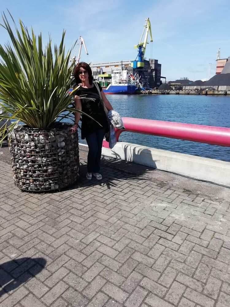  44123003  Elena, 58 ,    