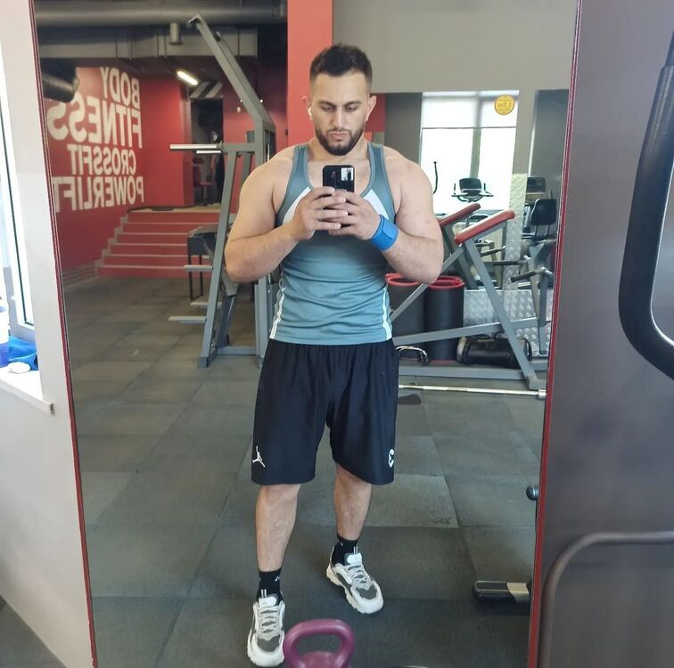  29992863  Emil, 29 ,    