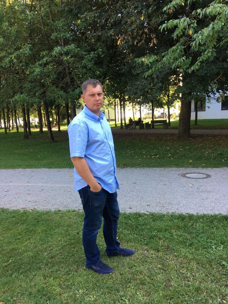  25077233  Pavel, 43 ,    Traunreut