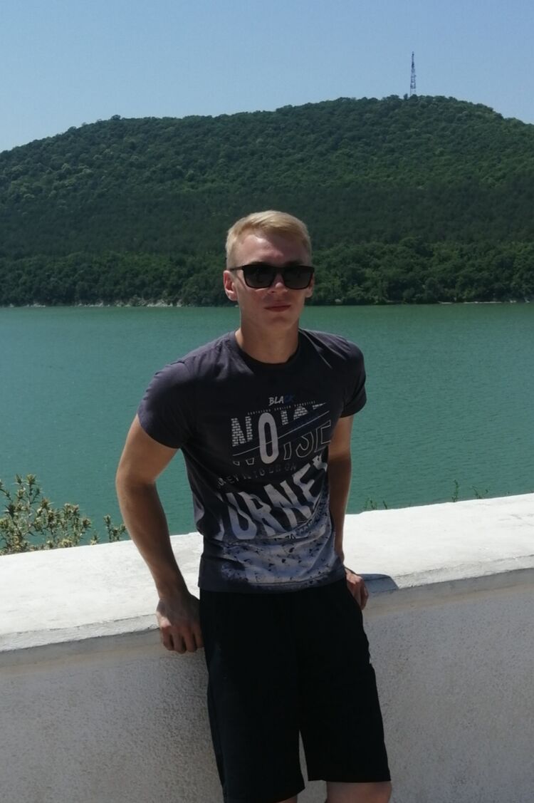  ,   Vladislav, 24 ,   ,   