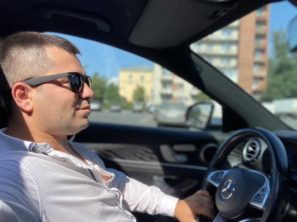  31405903  Aleksei, 37 ,    