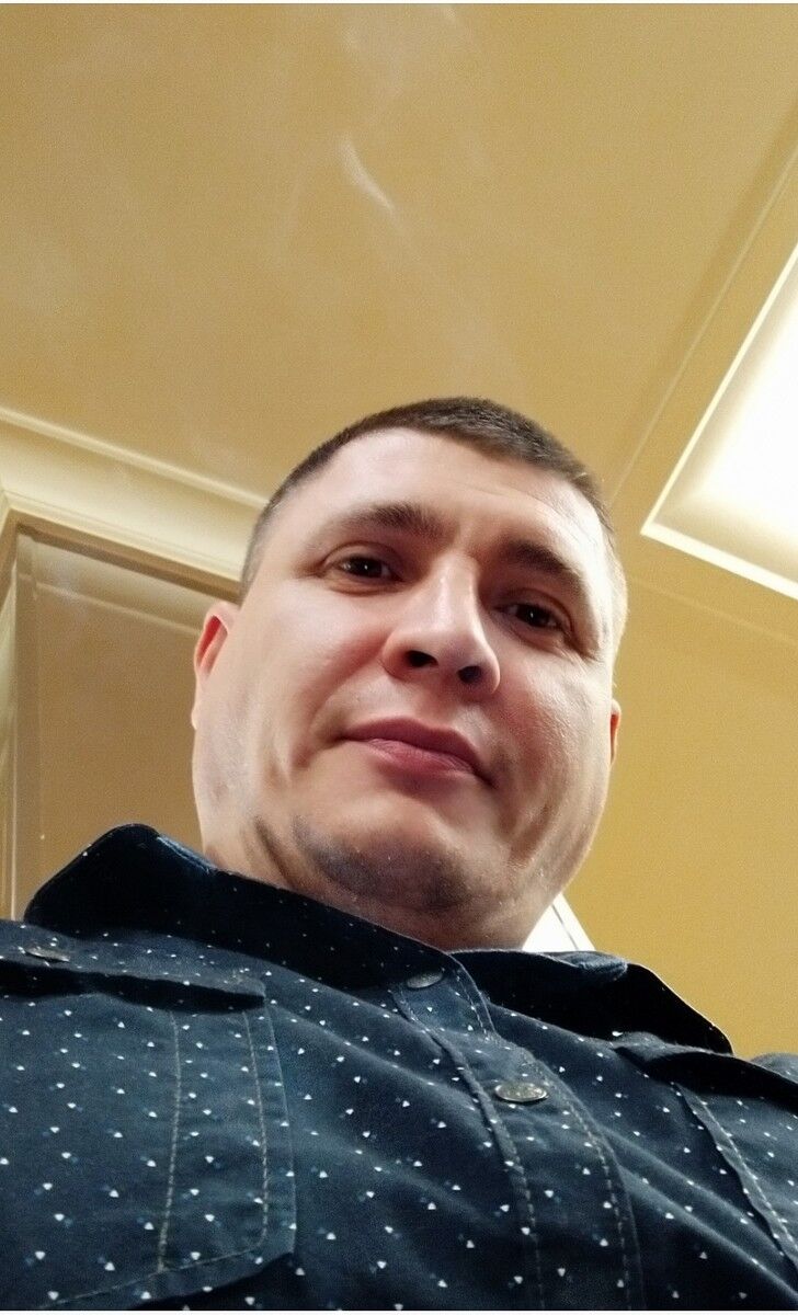  15369733  Serghei, 44 ,    