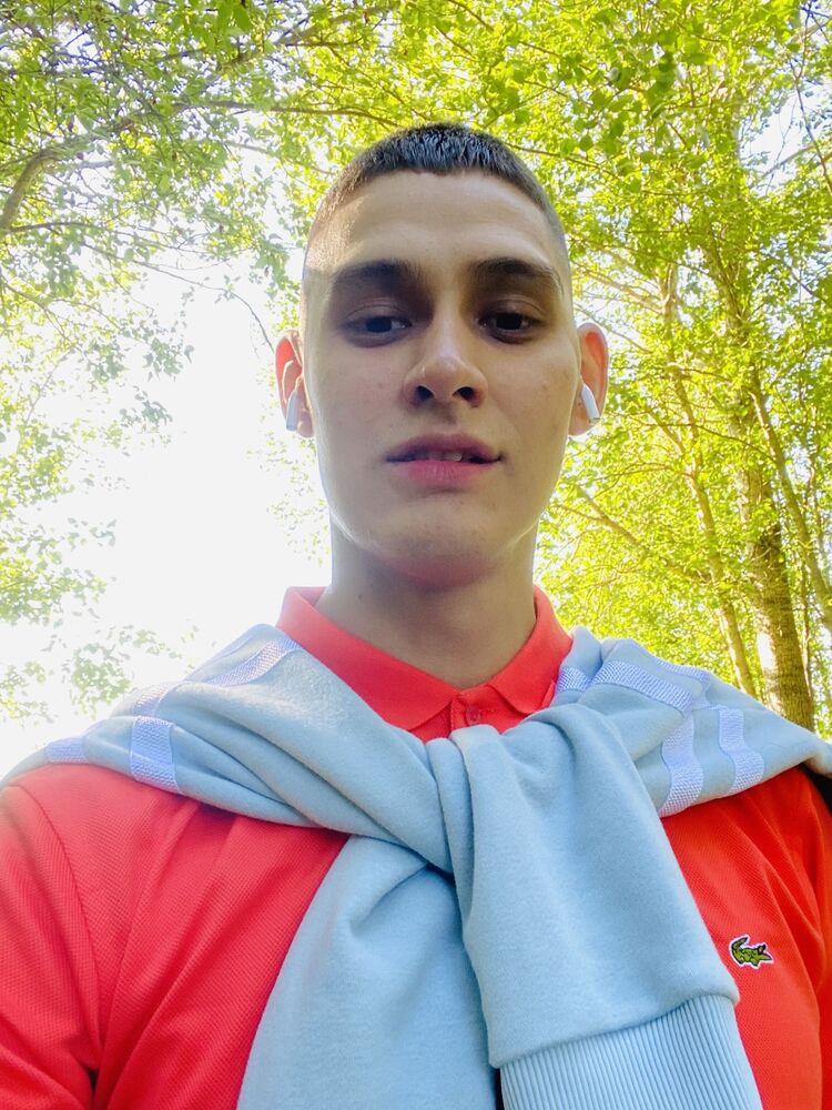  44193593  Aleksander, 23 ,    