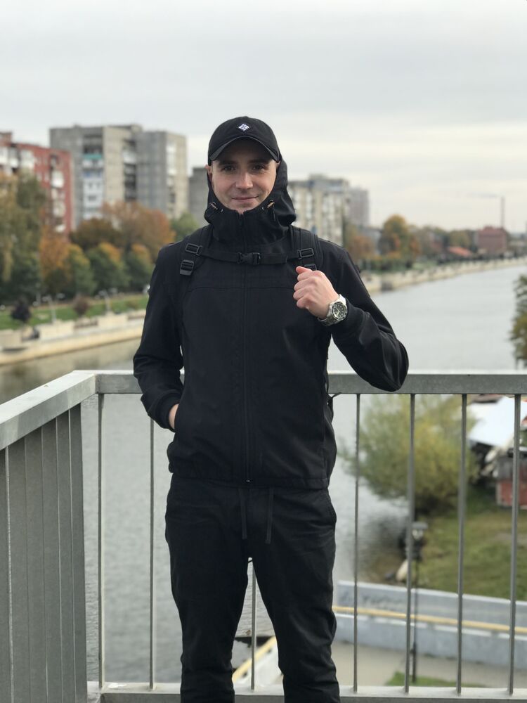  30949523  Daniil, 32 ,    