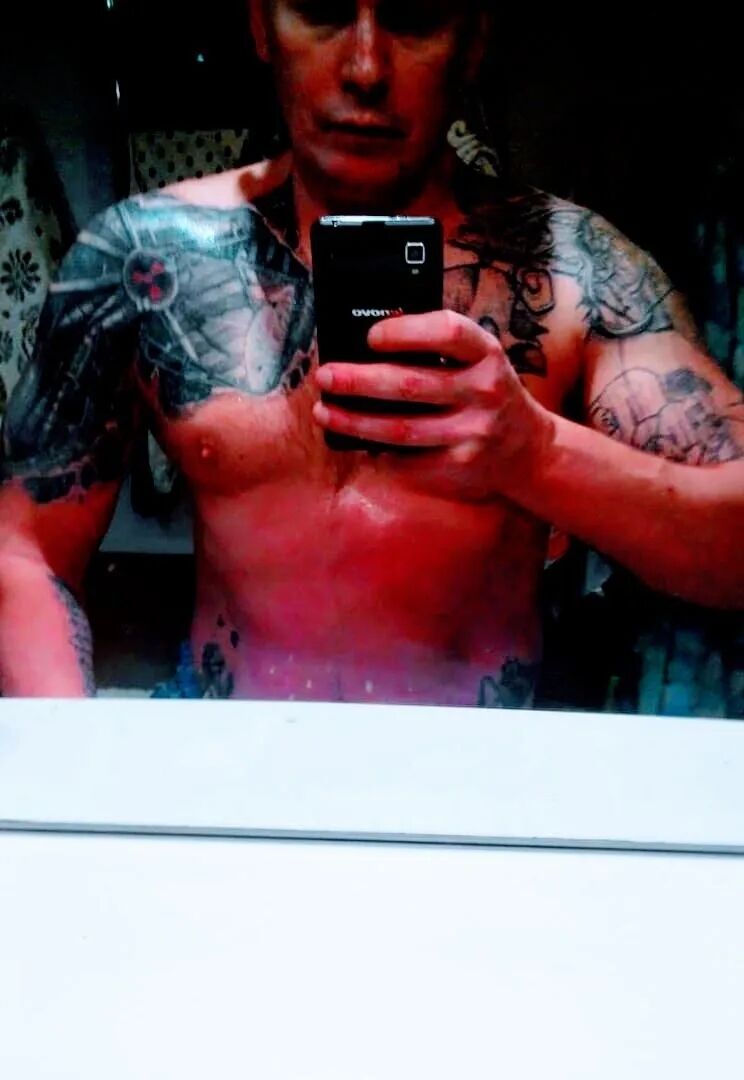  44651113  Zhenek, 43 ,    