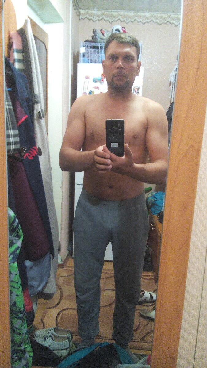  9949903  Denis, 47 ,    