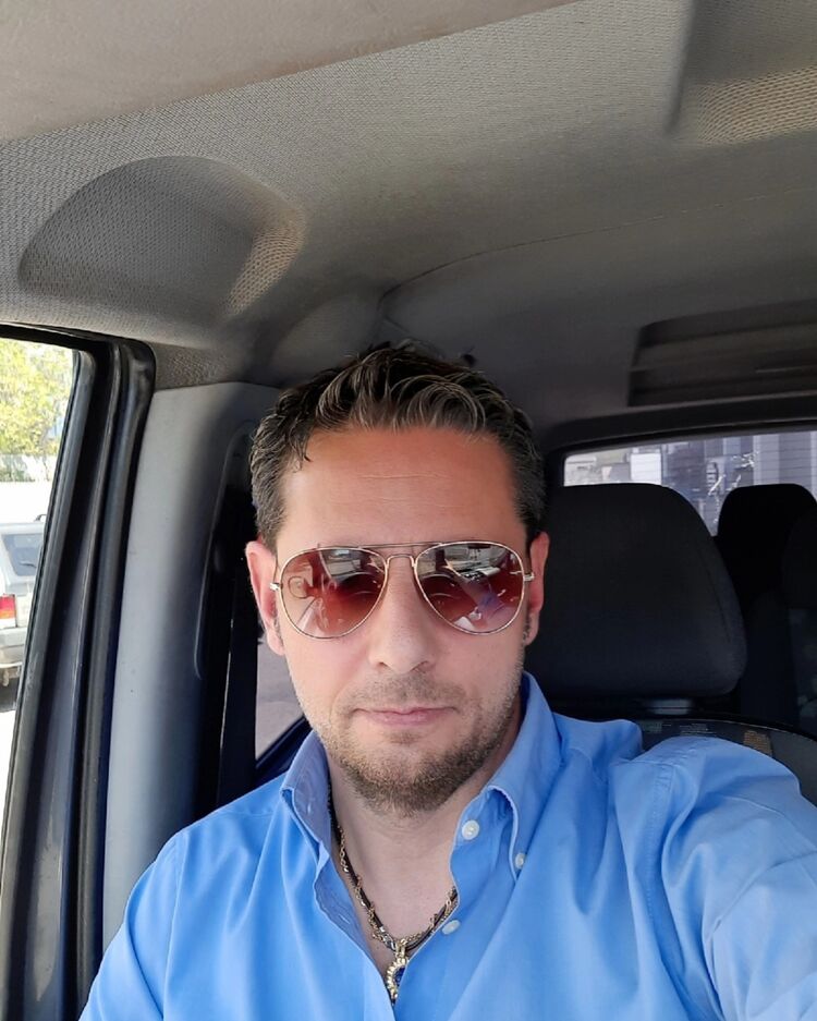  22846133  Ivan, 51 ,    Rome