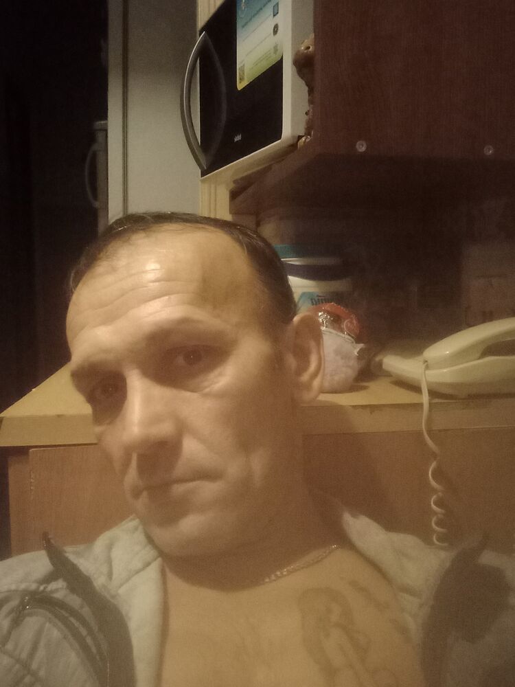  30771303  Artur, 48 ,    