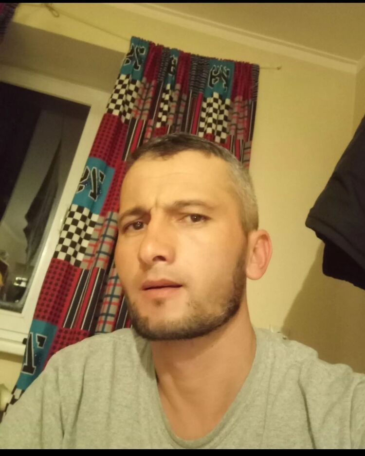  46883783  Bakhrom, 41 ,    