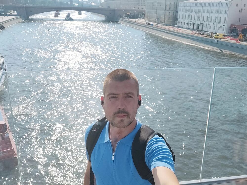  48650163  Borzhyn, 33 ,    