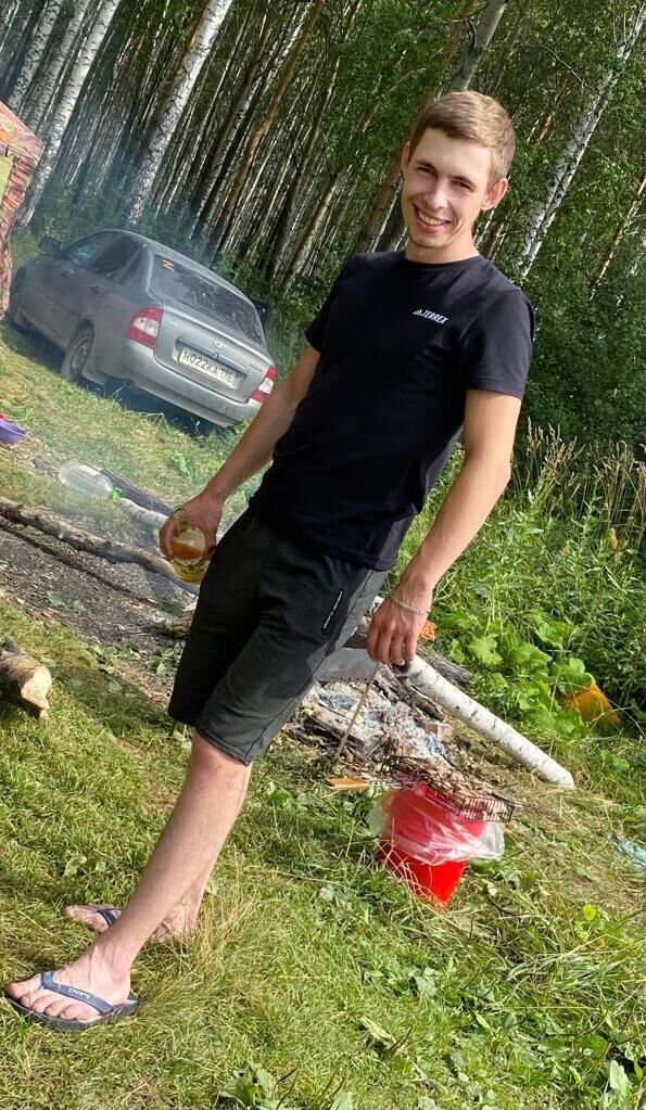  33719943  Nik, 25 ,    
