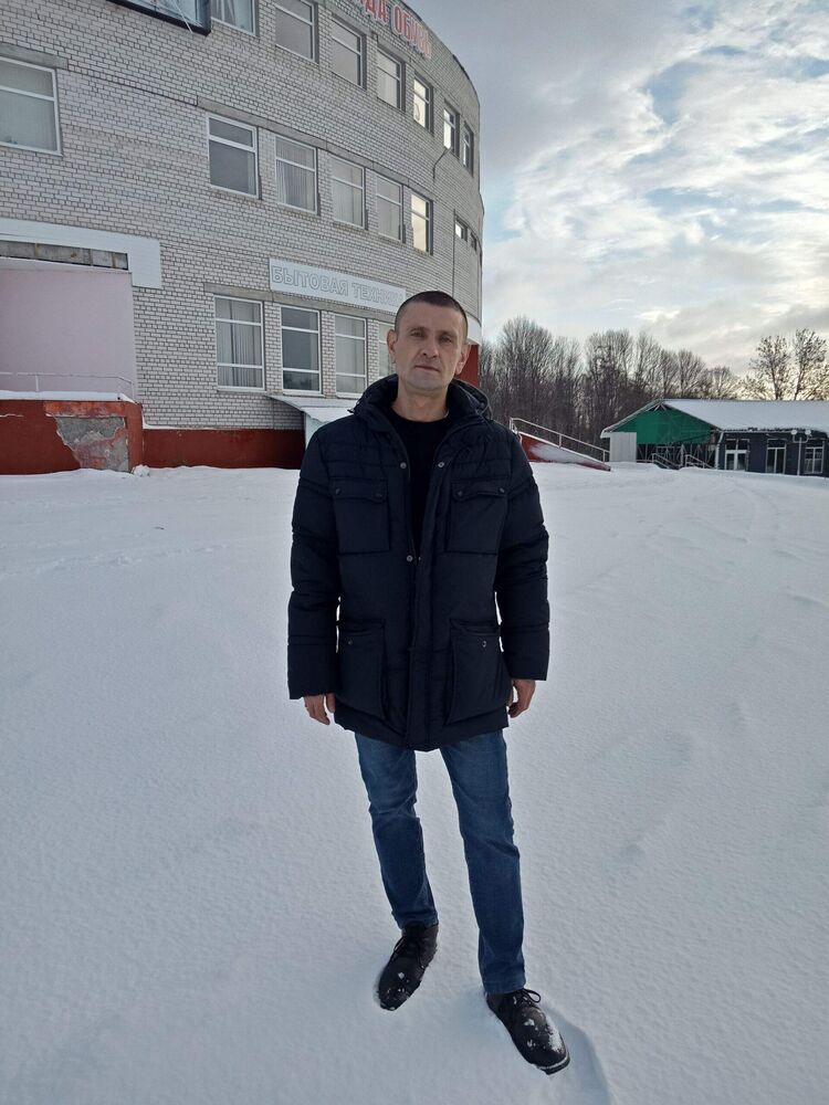  ,   Denis, 42 ,   ,   