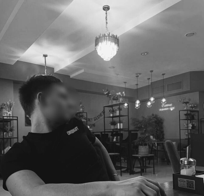  51610693  , 19 ,    Praha