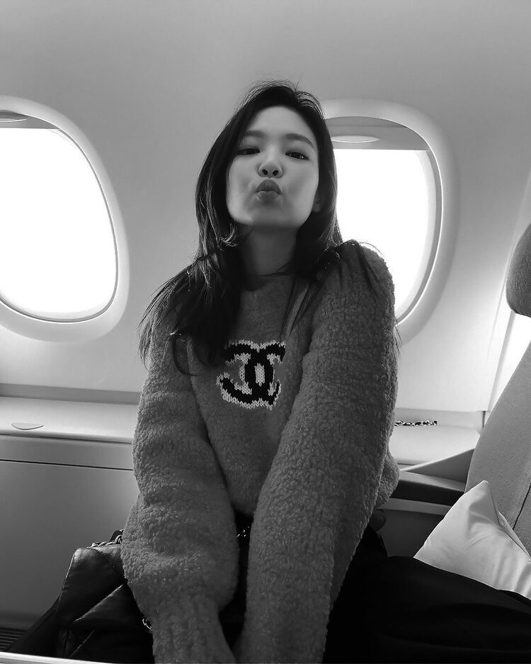  18134083  Jennie, 29 ,    