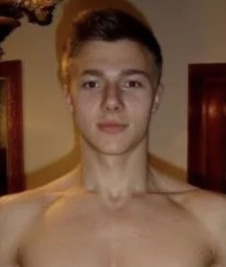  ,   Andrej, 22 ,   ,   , c 