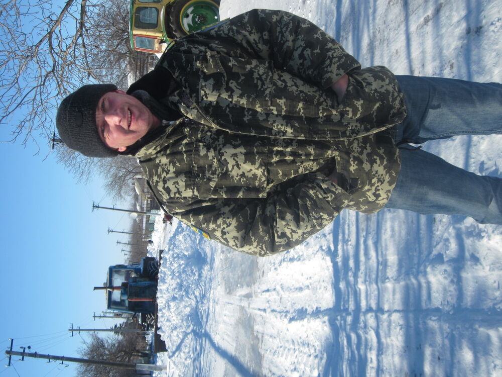  ,   Maks, 42 ,  