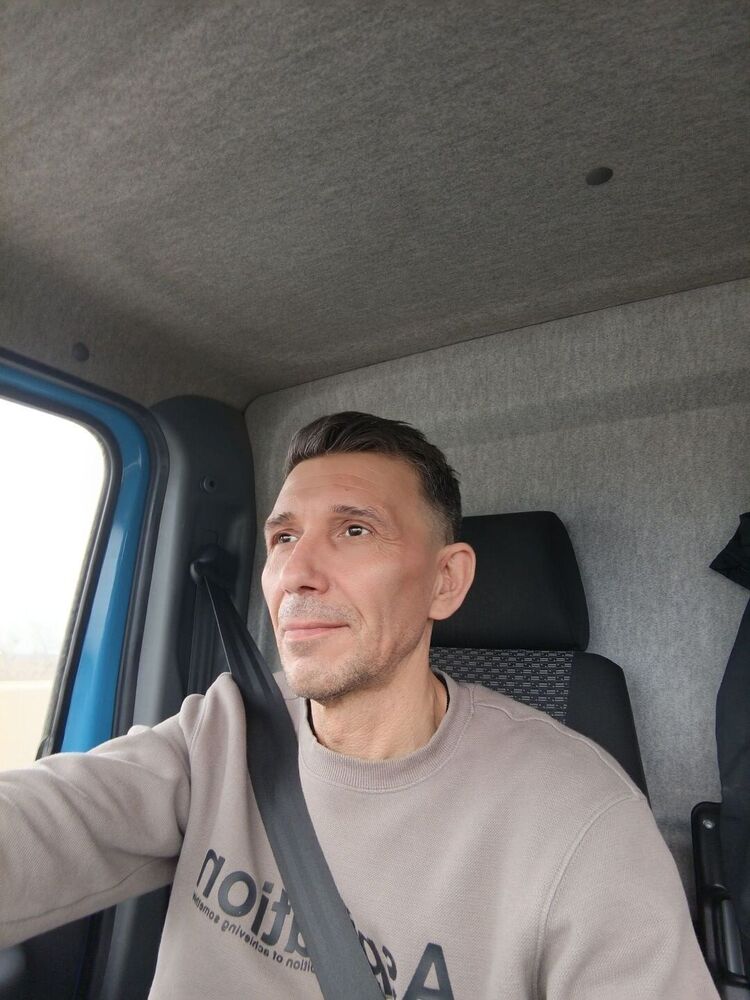  53552873  Oleg, 50 ,    