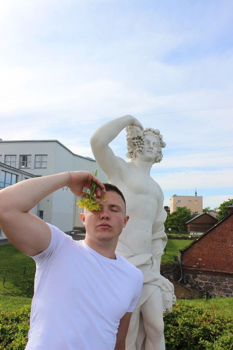  31854203  , 24 ,    -