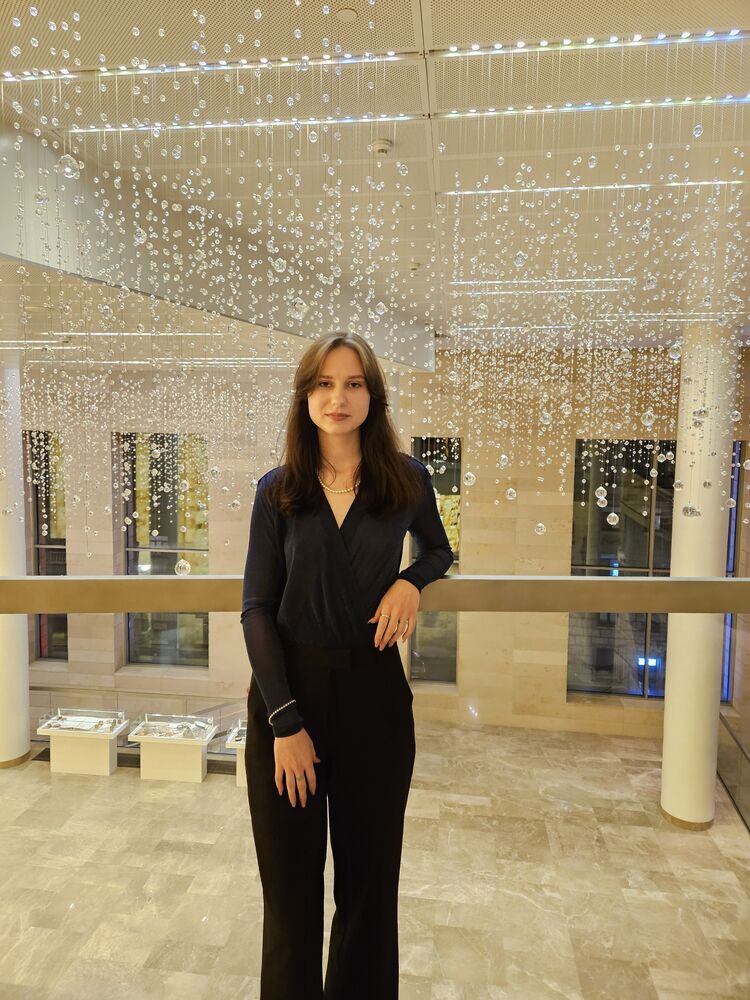  44361333  , 25 ,    -