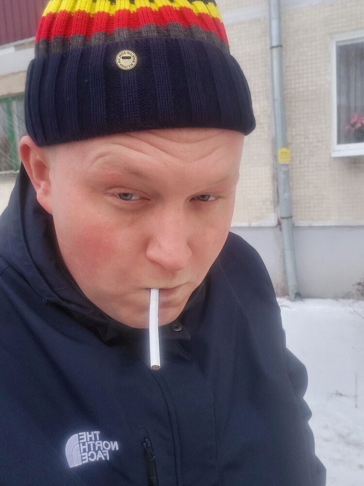  49460713  Dmitrii, 28 ,    
