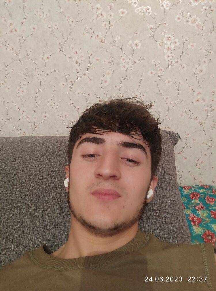  35481063  Maks, 22 ,    