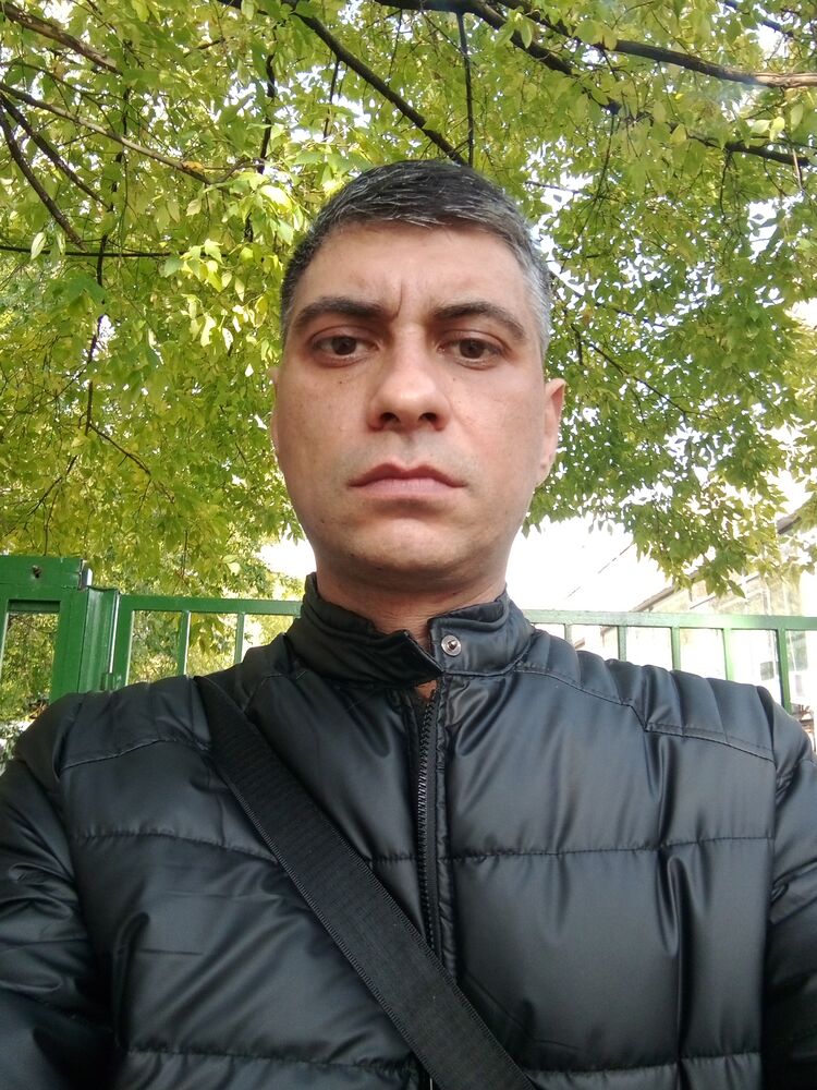  30562943  Sadykov, 39 ,    