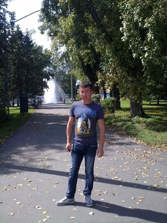  20449333  Farhod, 34 ,    