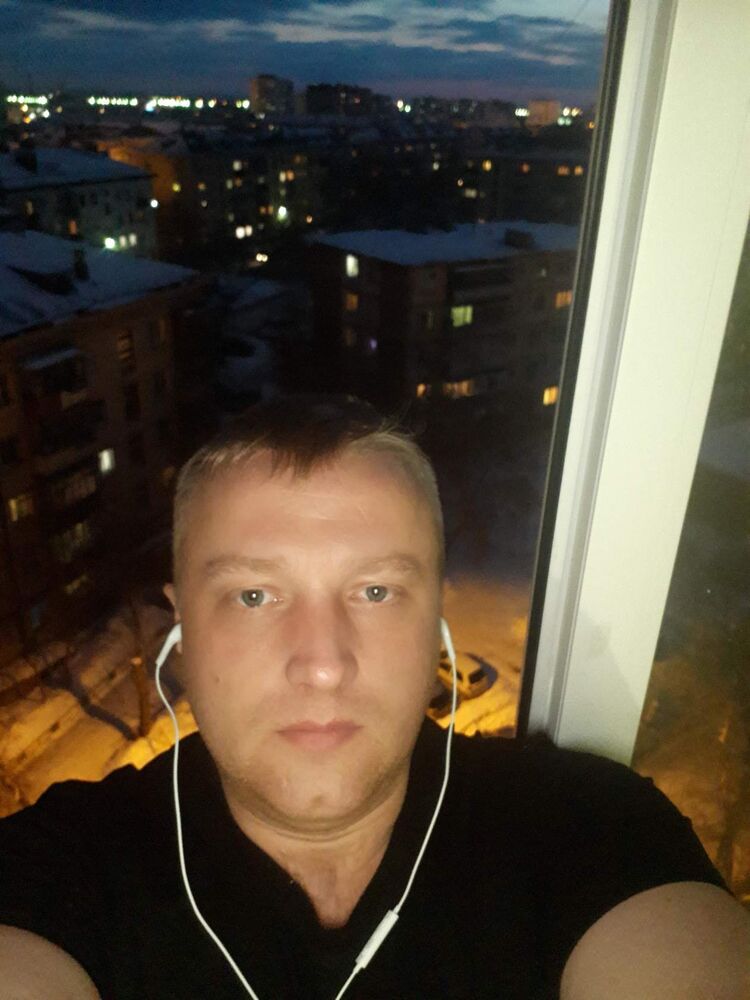  53379733  Anton, 41 ,    