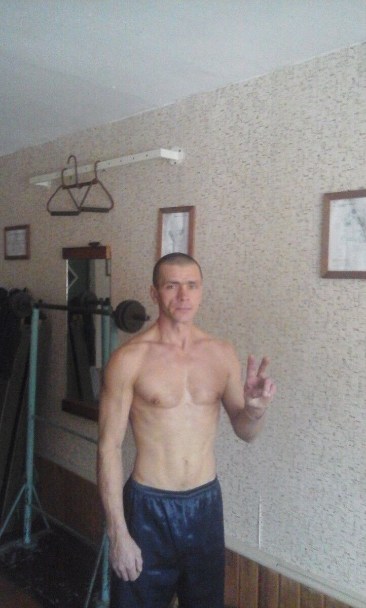  8675703  Sergei, 45 ,    
