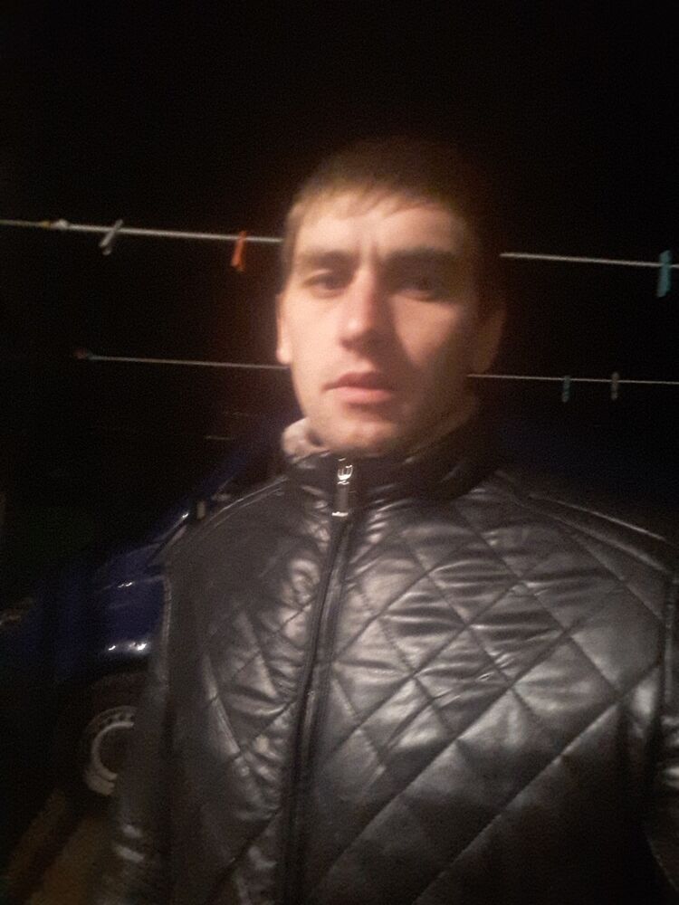  13886203  Alex, 33 ,    