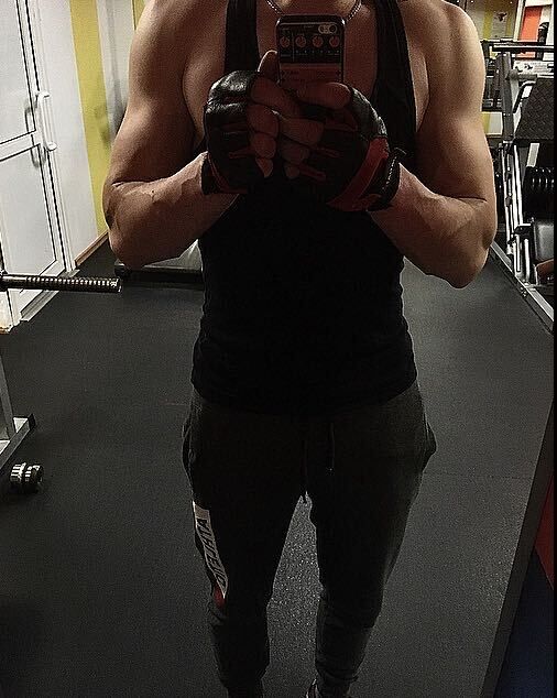  28351373  Alex, 30 ,    