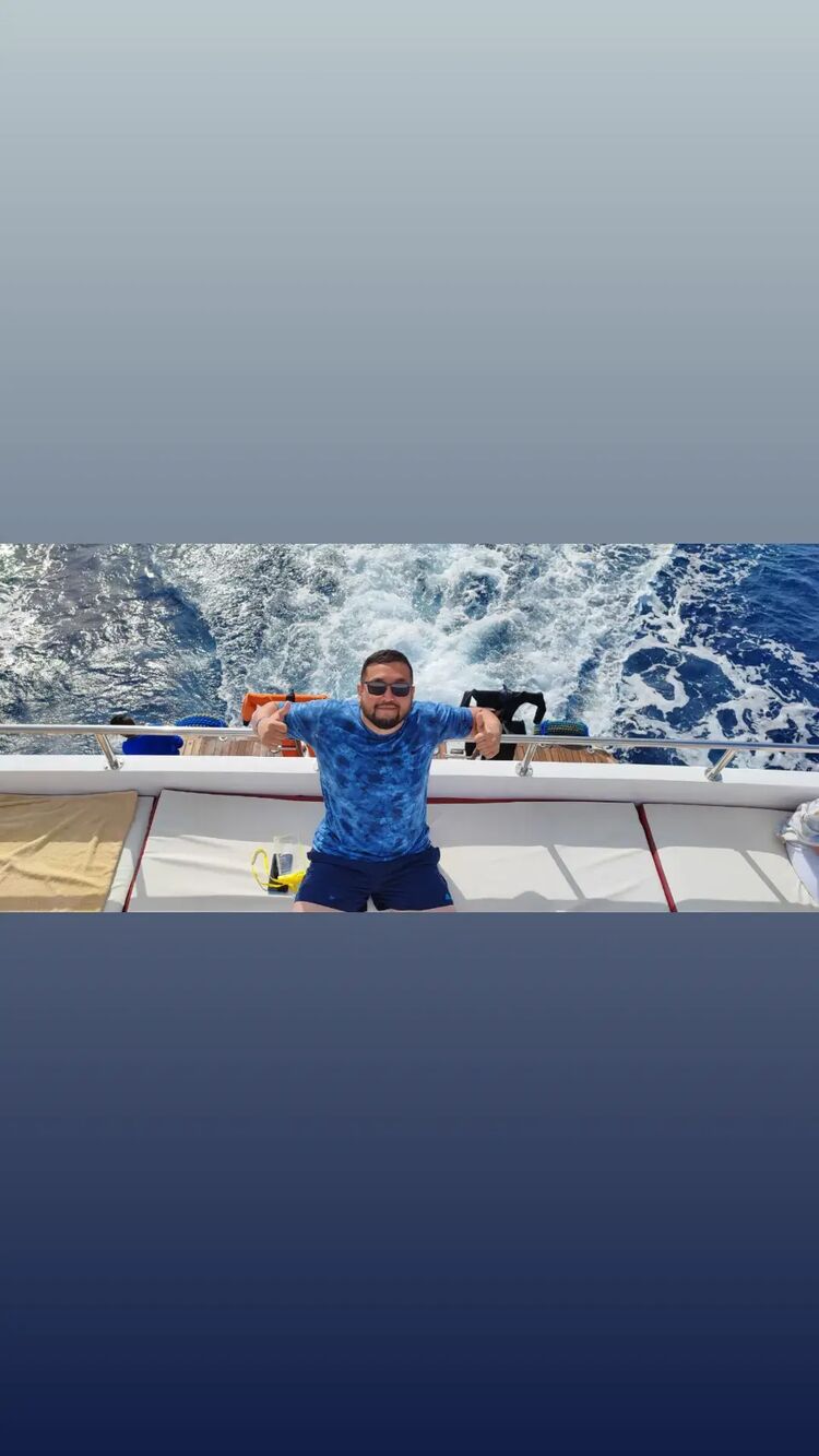  48585223  , 33 ,    