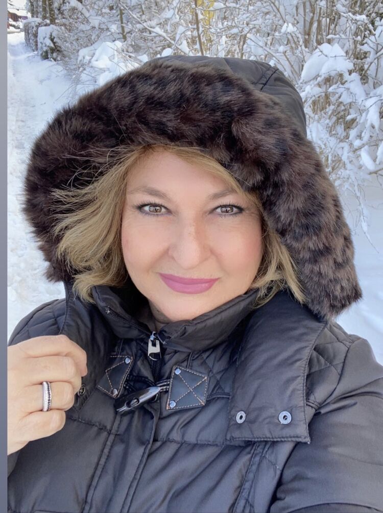  ?,   Suzanne, 50 ,     , c 