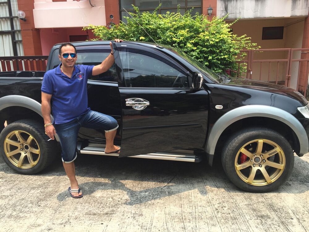  ,   Manolis, 47 ,   ,   , c 