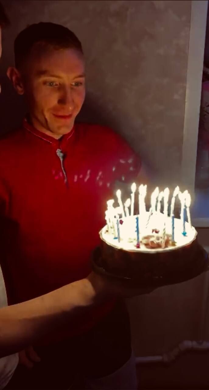  41113573  Maxim, 26 ,    