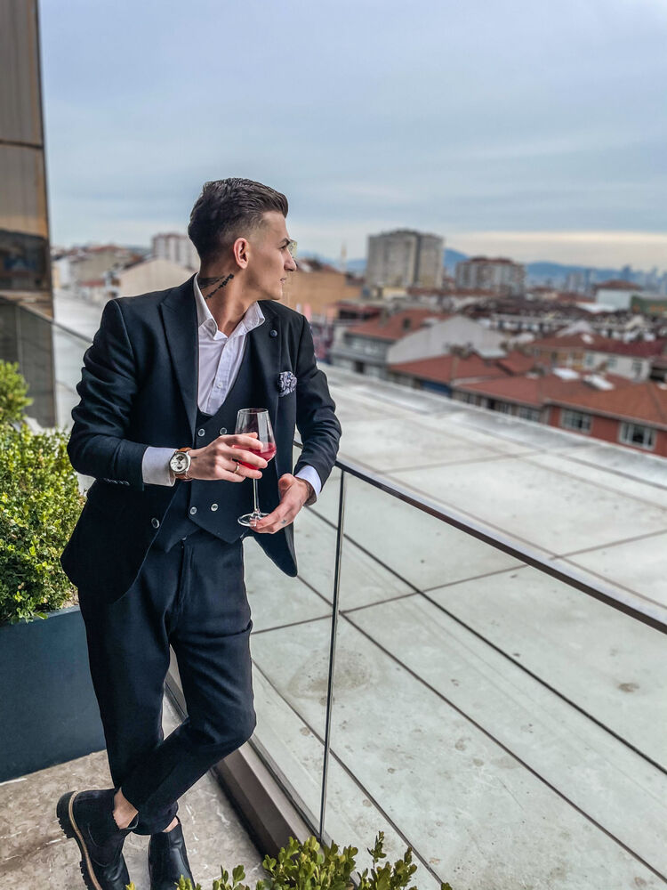  ,   Mehmet, 27 ,   ,   