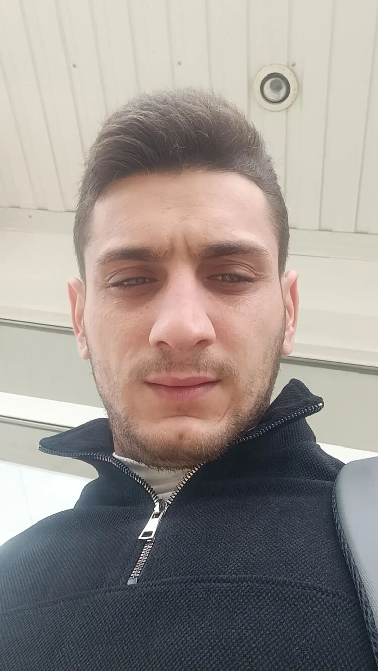 42896623  , 27 ,    