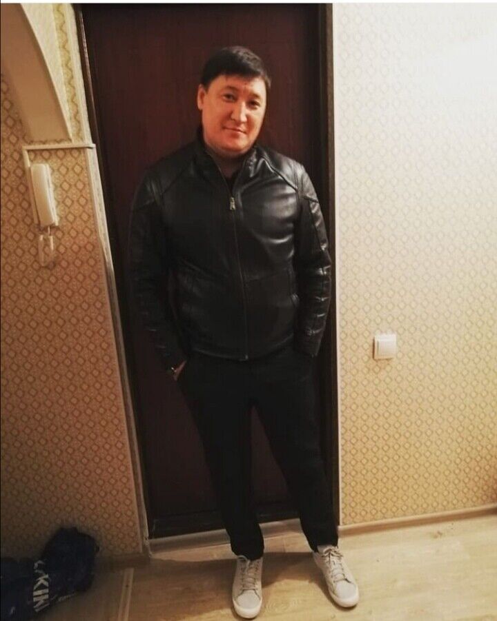  22394323  Kirill, 40 ,    