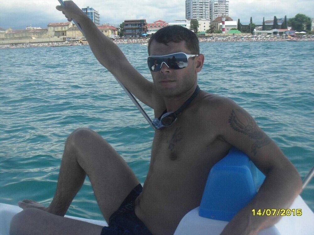  21534743  Aleksandr, 43 ,    