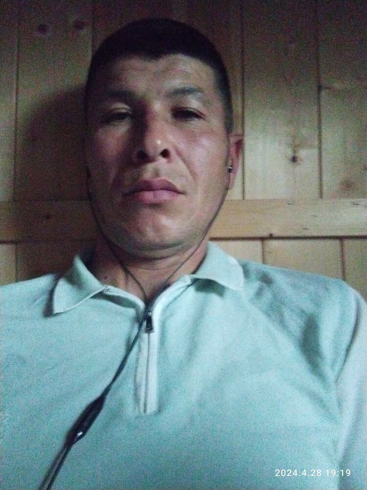  42813753  Bobomurod, 38 ,    