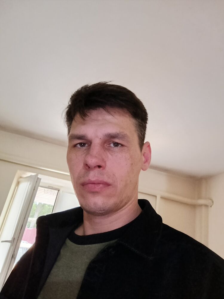  ,   Vitaly, 39 ,   c 