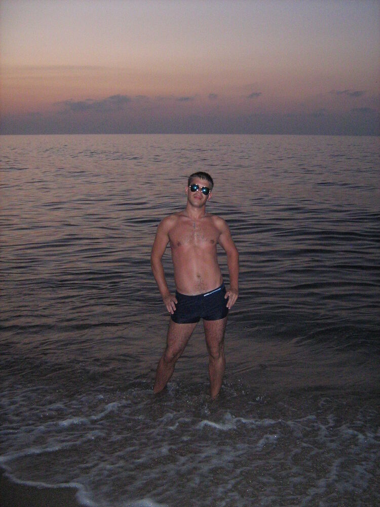   ,   Artyom, 32 ,   ,   , c 