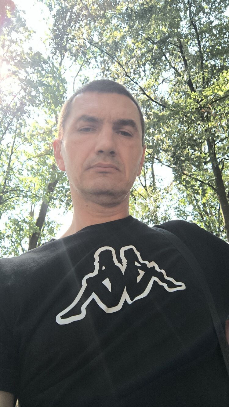  46581673  Sergej, 46 ,    