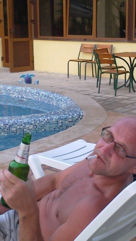  15038473  Igor, 54 ,    