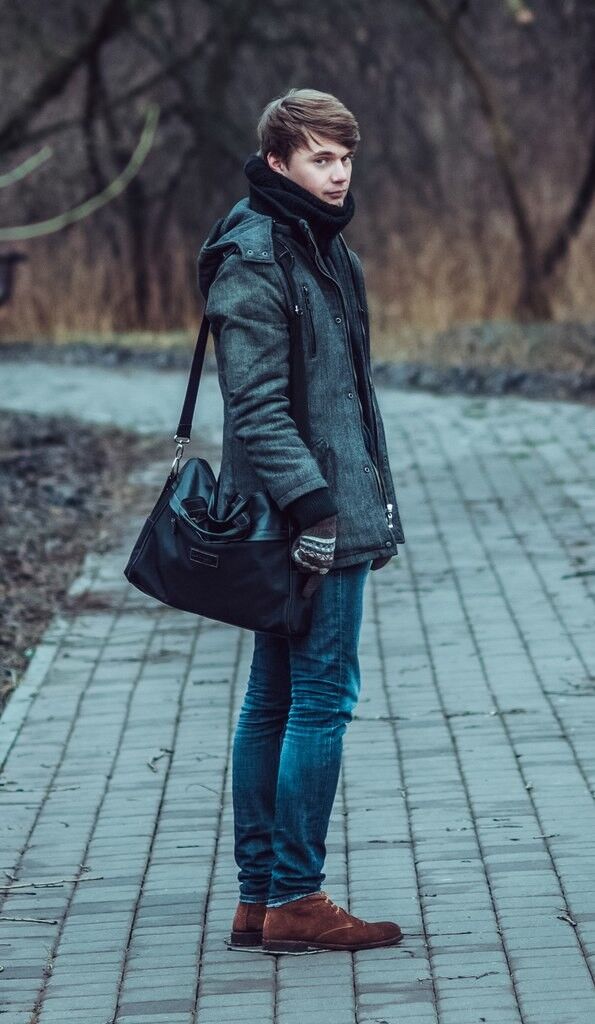  5212853  Anton, 37 ,    