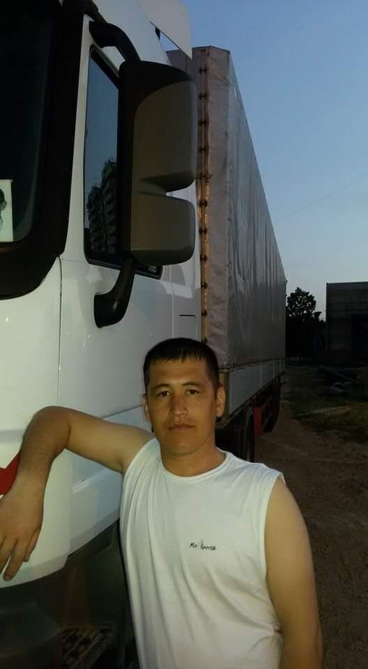  47077563  Nurbek, 41 ,    -