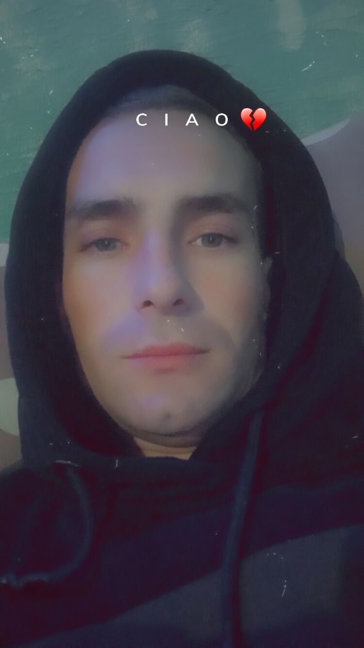  47534213  Denis, 27 ,    