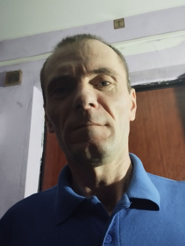  45005303  Pavel, 42 ,    