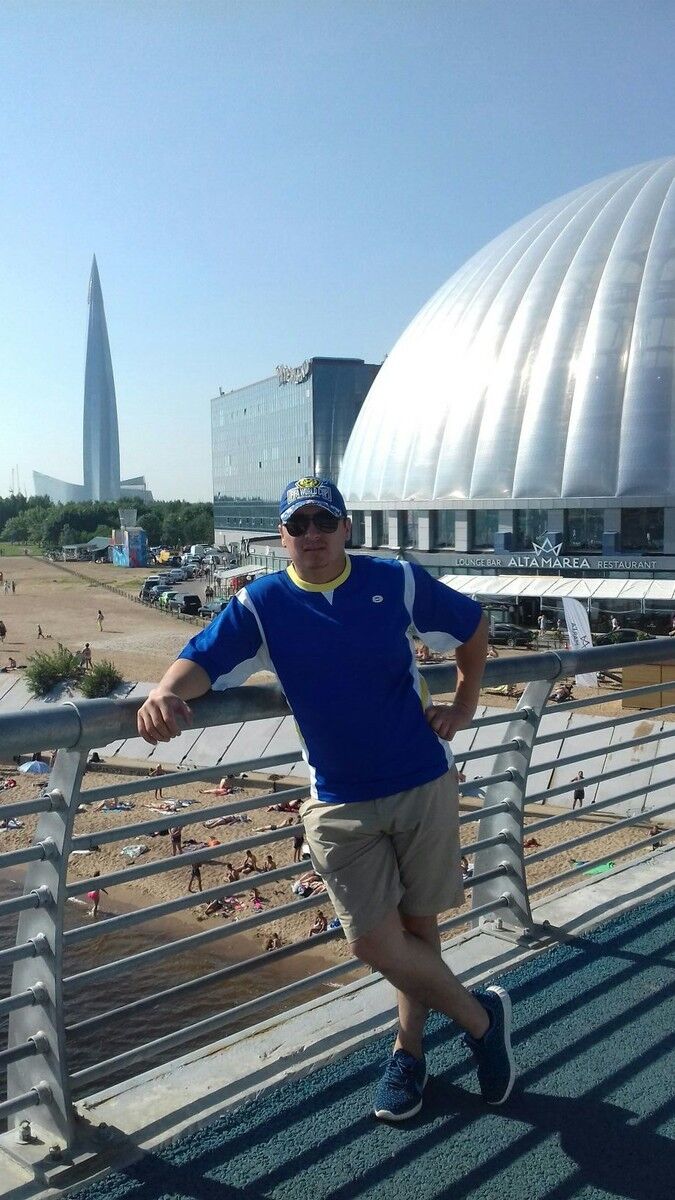  -,   Lochimbek, 32 ,   ,   , c 